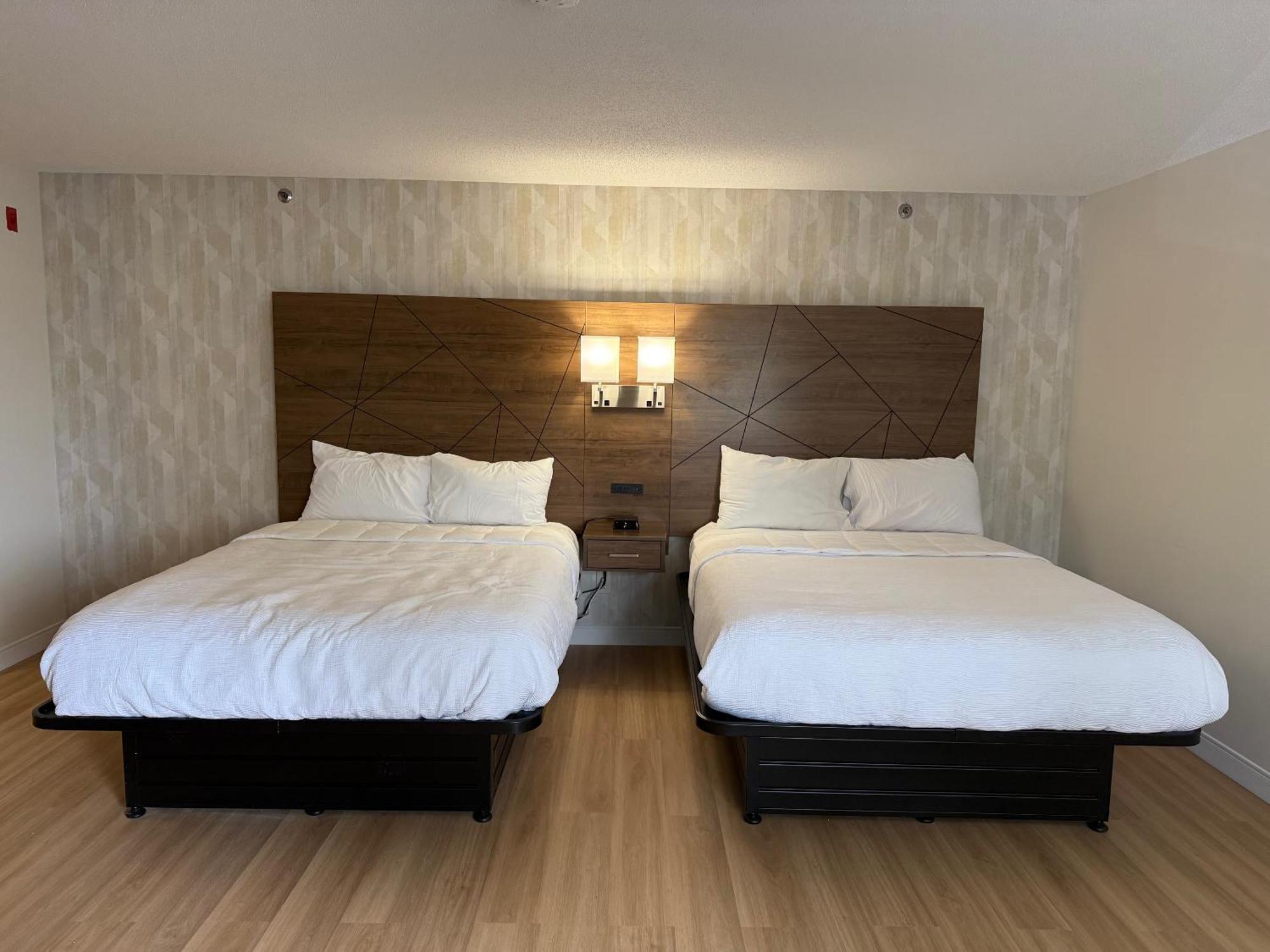 Baldwin Inn And Suites 웨스트 스프링필드 외부 사진